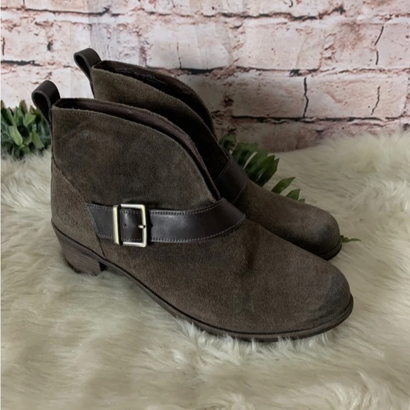 UGG Australia Wright Belted Boot Brown Suede Women's 6 - Picture 1 of 7